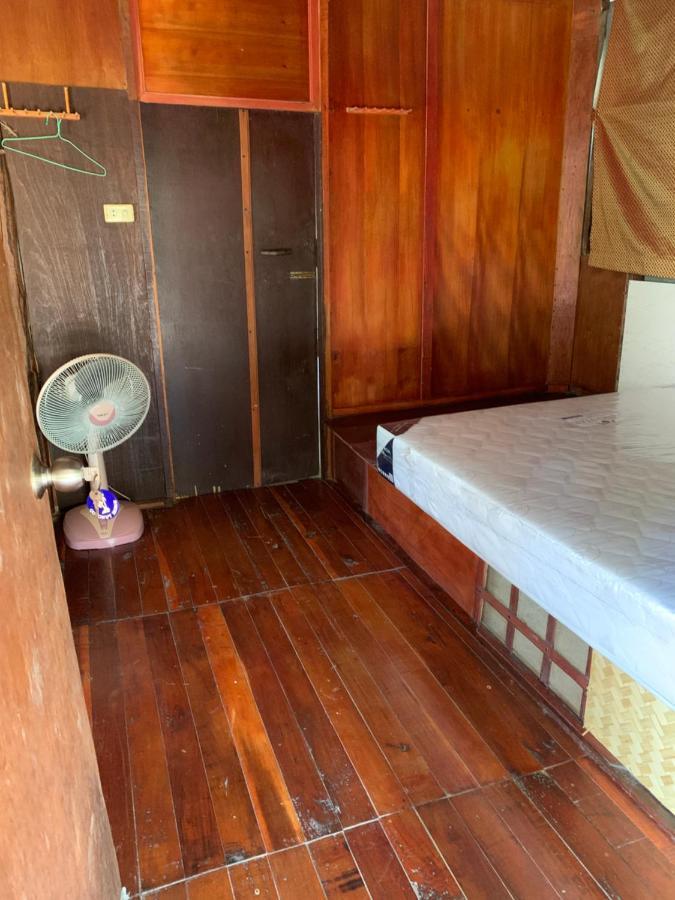 Montra Long Beach Bungalows Ko Lanta Buitenkant foto