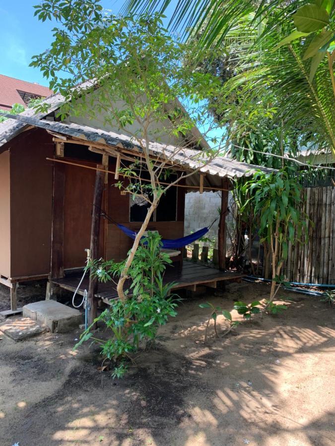 Montra Long Beach Bungalows Ko Lanta Buitenkant foto