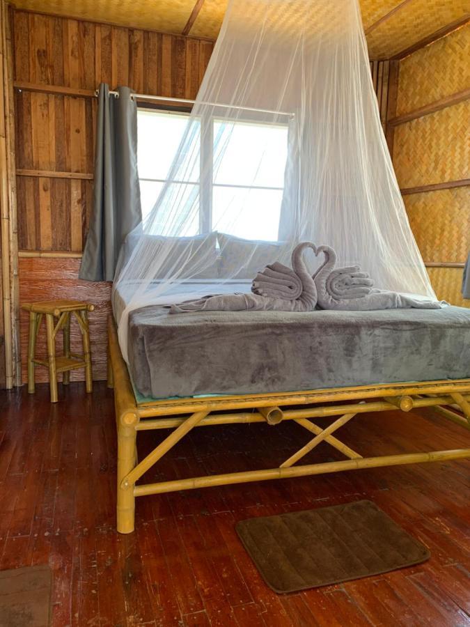 Montra Long Beach Bungalows Ko Lanta Buitenkant foto